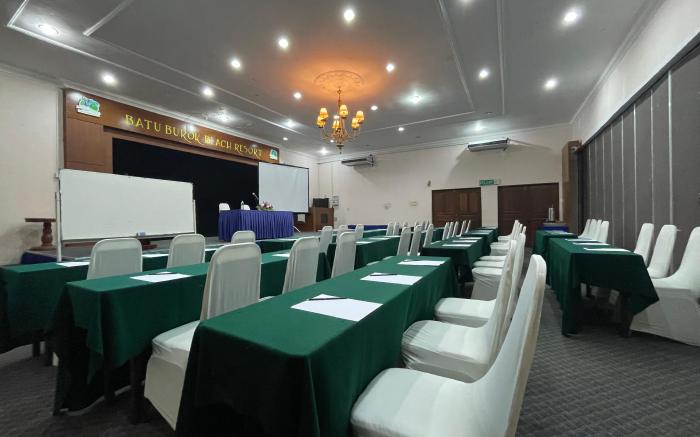 DSH Batu Burok Beach Resort