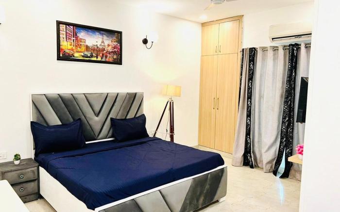 Luxury 2Bedroom Suite BY NOIDA SUITES