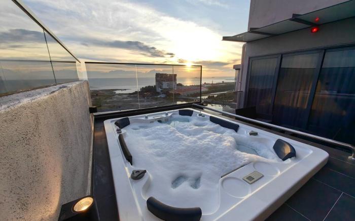 ATTlC✦Seaview Premium Family Dip Pool [Netflix]#77