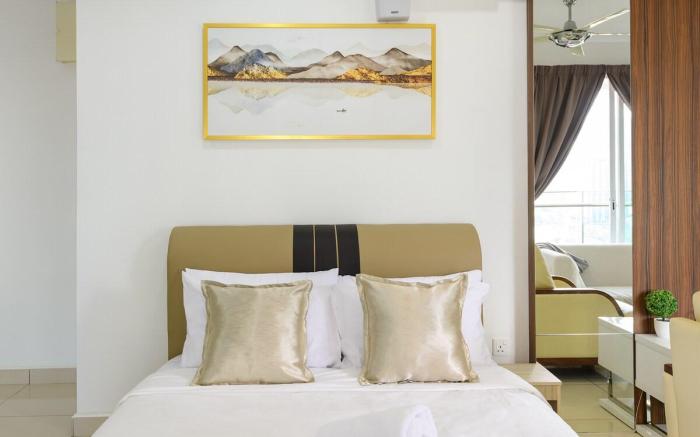 Comfy Studio/Gurney/Mansion One