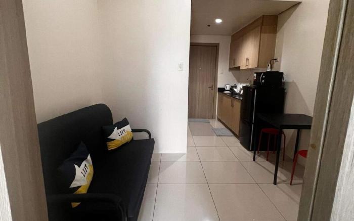 Breeze Residences - 1BR Unit w/ Balcony -Top Floor