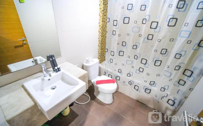 Homey CozyLiving 2BR Aryaduta Surabaya By Travelio