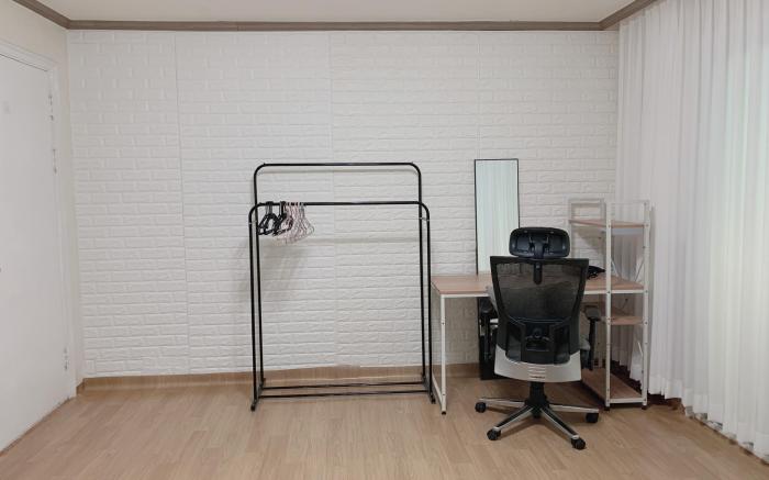 sangsu stn 1min, 2 shower, 3rooms, 5beds [10]