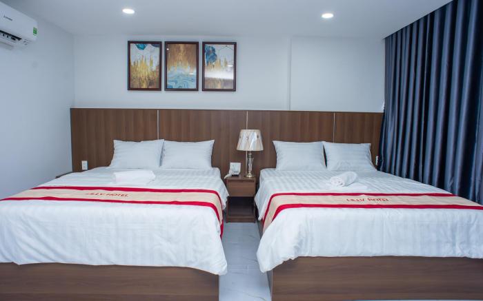 LILLY HOTEL