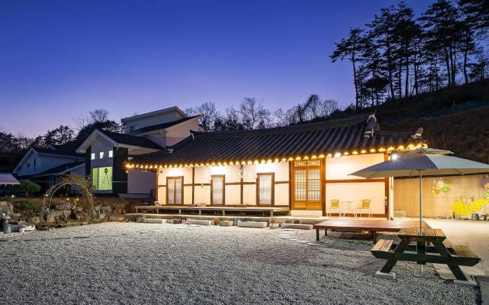Gangneung ggabinejip hanok pension