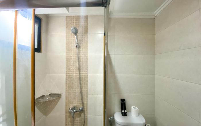Comfort 2BR 6th Floor Metropark Condo By Travelio