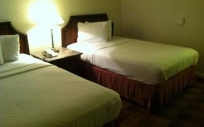 Waterford Inn