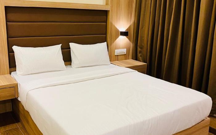 Hotel Plaza Heights by RAK Rooms