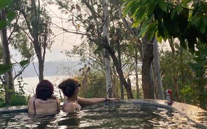 Appa Art cottage: Room + pool + lake + 3 meals