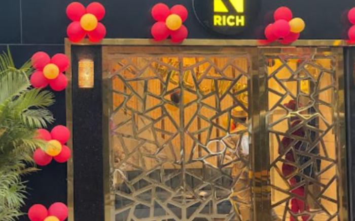 Rich Hotel 
