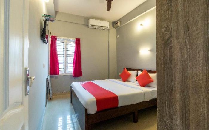 Hotel O Gold Inn Grey