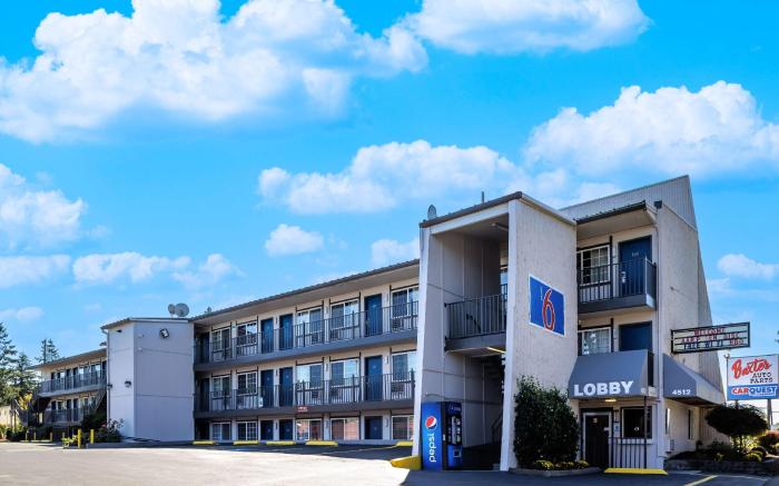 Motel 6 Portland, OR – Southeast