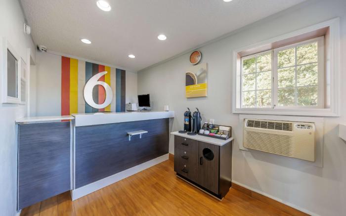 Motel 6 Portland, OR – Southeast