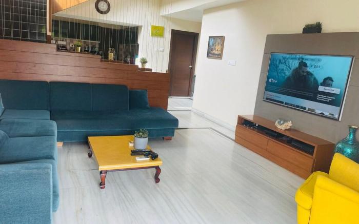 Luxury Duplex - Rooftop Lawn, Hill View, Fire Camp