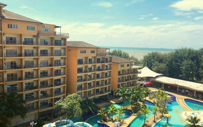 Themepark View Gold Coast Morib w Jacuzzi A1728
