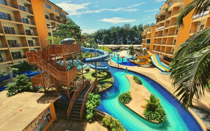 Themepark View Gold Coast Morib w bathtub A2236