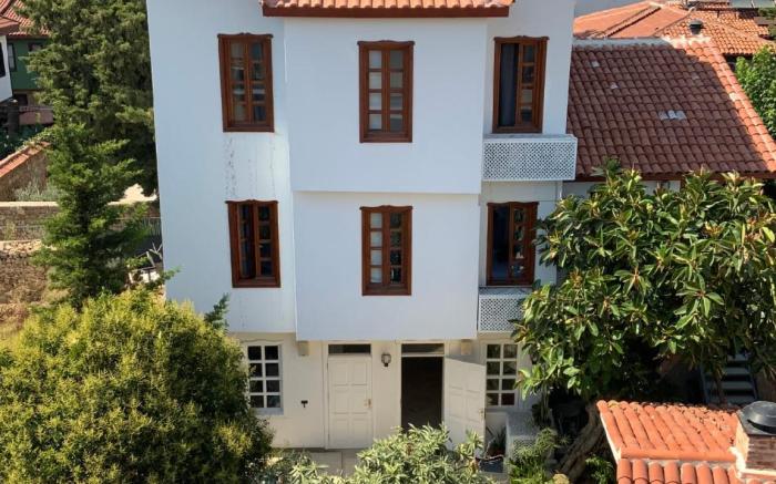 HOUSE OF GOOD THINGS