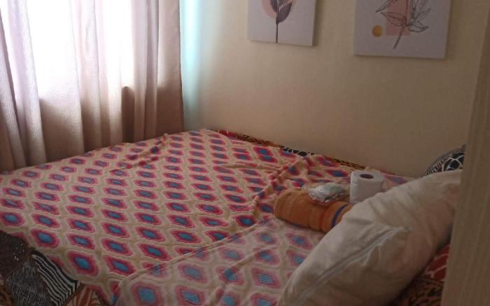 Ronnzel Staycation in Jazz Residences Makati(3930)