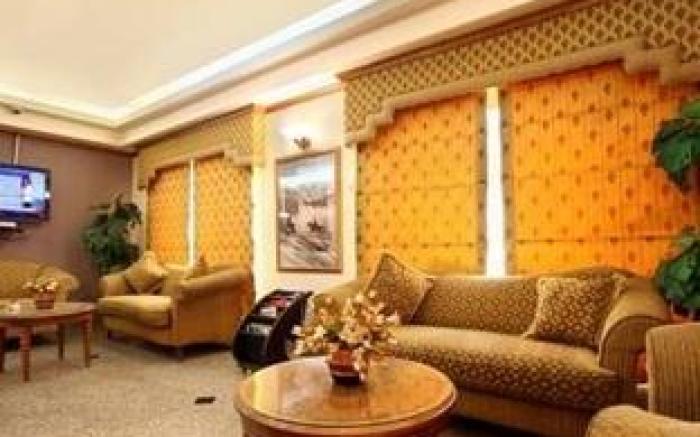Capri Hotel Suites