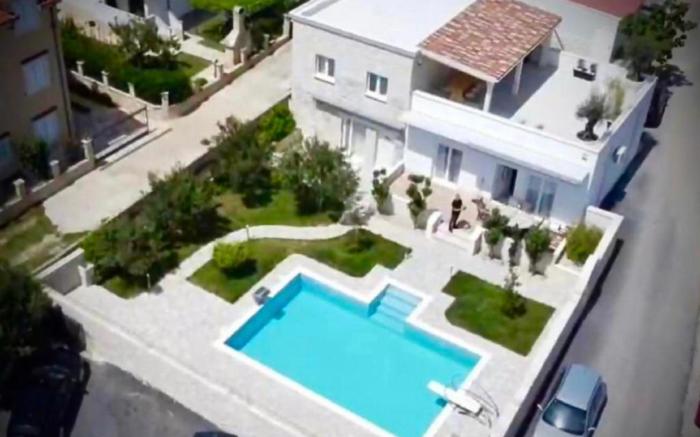 Luxury Villa Maci with Huge Outdoor Swimming Pool