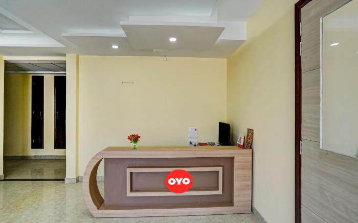 OYO Flagship Mt Stays 1