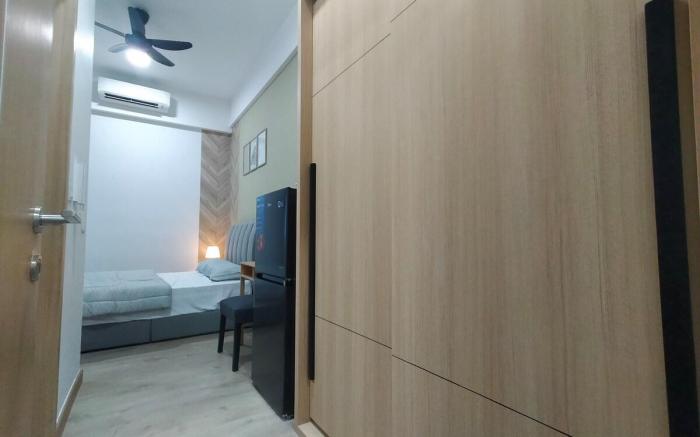 Studio 50mShopping Mall Subway RooftopPool