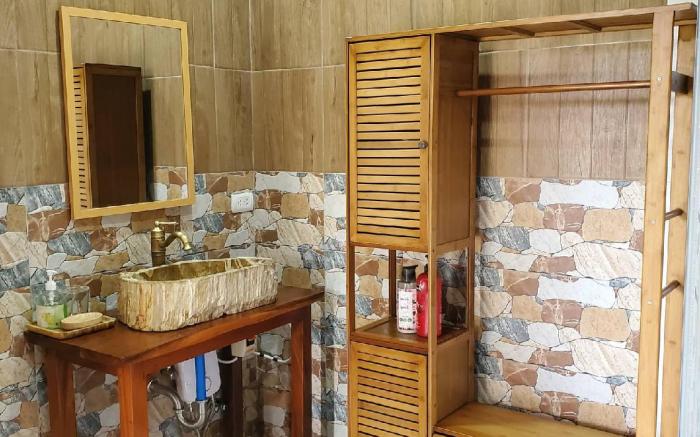 Luxury Bahay Kubo near Tagaytay