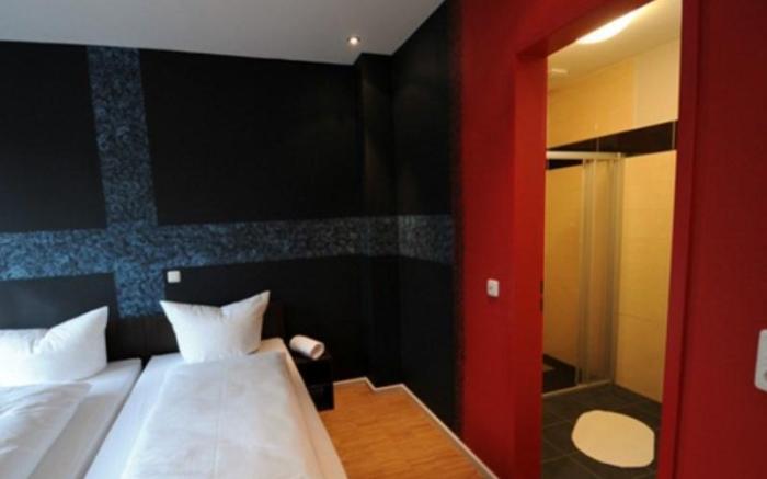 HOLI-Berlin Hotel & Hostel