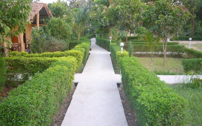 Bardia Kingfisher Resort