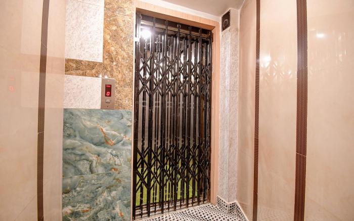 FabHotel Prime Rockstar Suites - Nr. Park Circus 7 Point