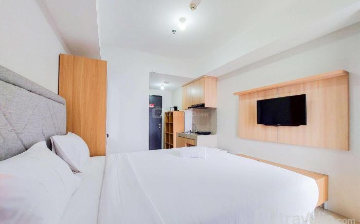 Cozy Living Studio Room at Baileys By Travelio