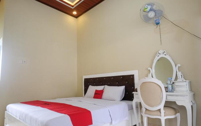 RedDoorz Syariah near Alun Alun Wonosobo 3
