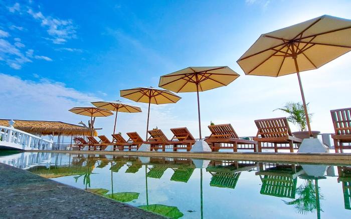 Gili Beachfront Suites