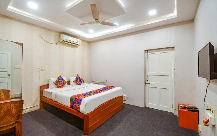 FabHotel Saltlake Regency - 1.4km from Anandlok Hospital
