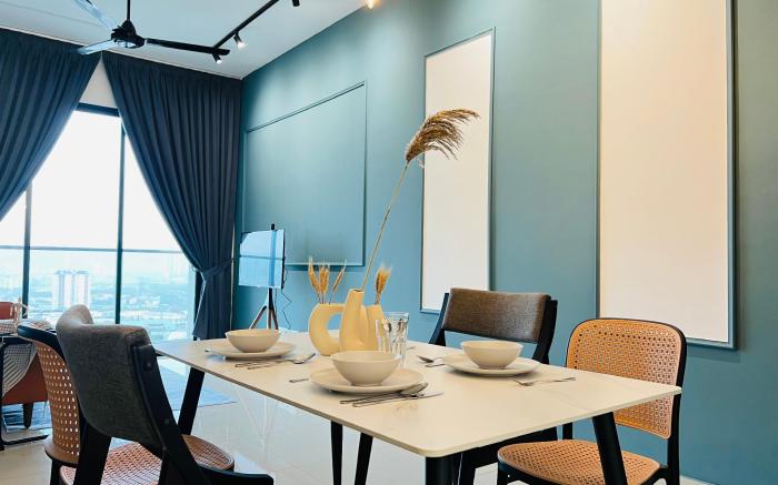 Lavile Cheras Sunway Velocity Aeon TV Box