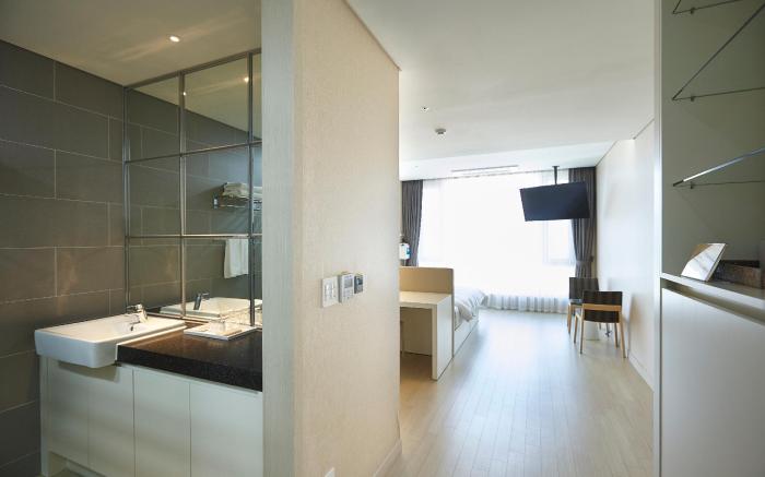 Hotel Around Phoenix Branch