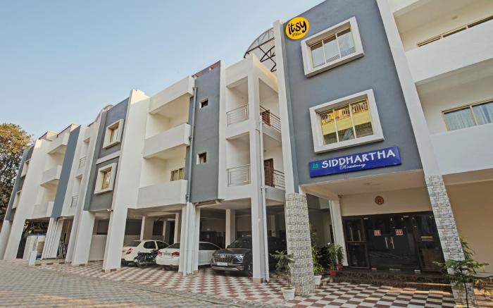 Itsy Hotels Sidhartha Residency