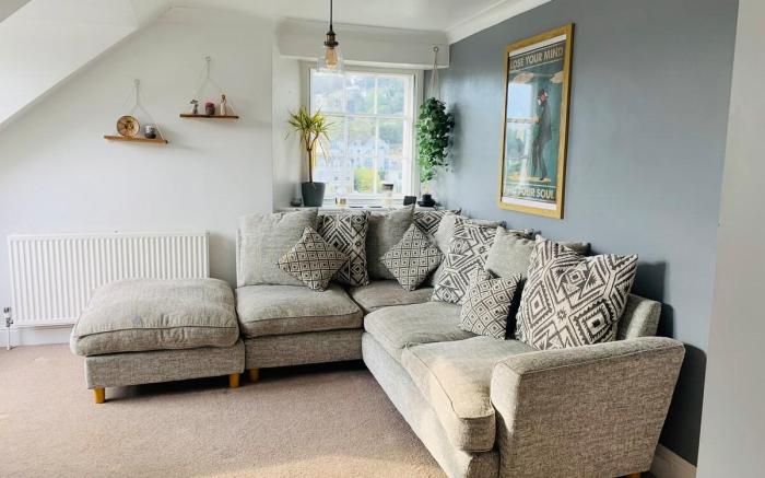 Top floor apartment overlooking Torquay Harbour