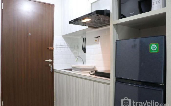 Cozy Relax Studio at Transpark Cibubur By Travelio