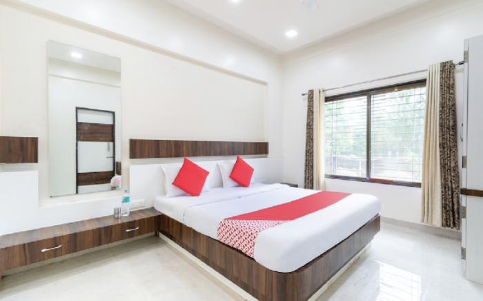 HOTEL  HARI VITTHALA  PALACE &LODGING