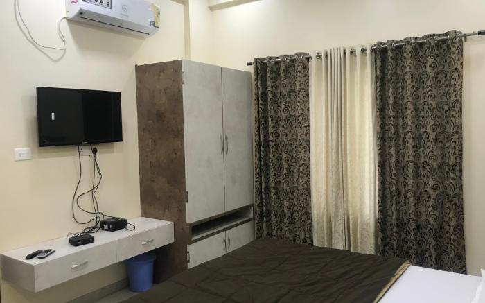 HOTEL  HARI VITTHALA  PALACE &LODGING