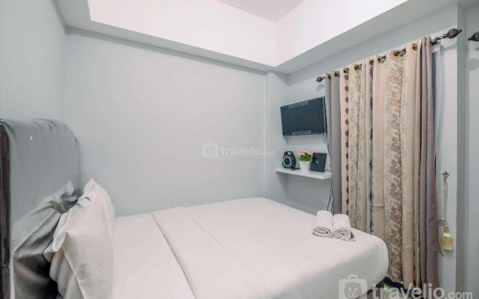 Comfort 1BR at Royal Heights Apt By Travelio