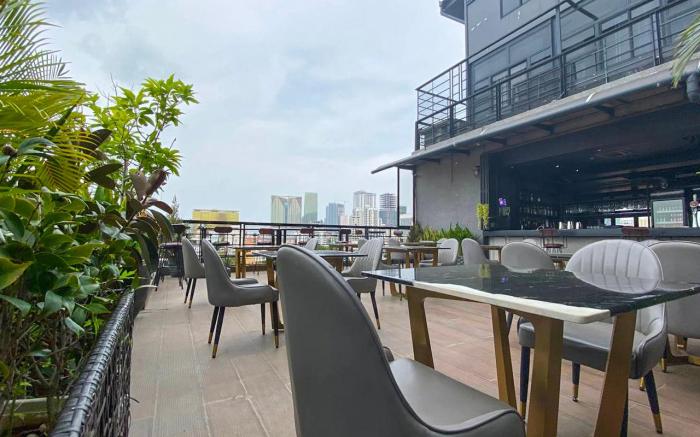 CHECK inn Phnom Penh BKK 1