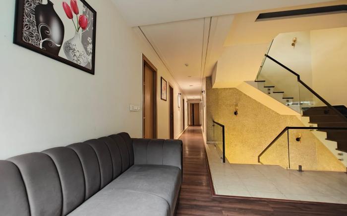 Hotel Luxurio ( In-House Barista Cafe, Near Golden Temple )