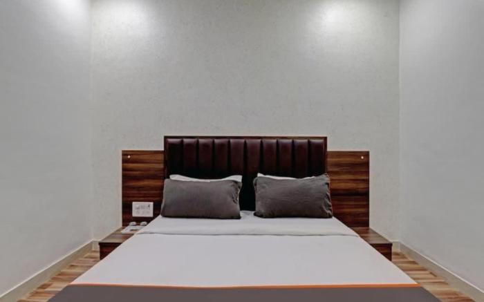 Hotel Gokuldham & Banquet
