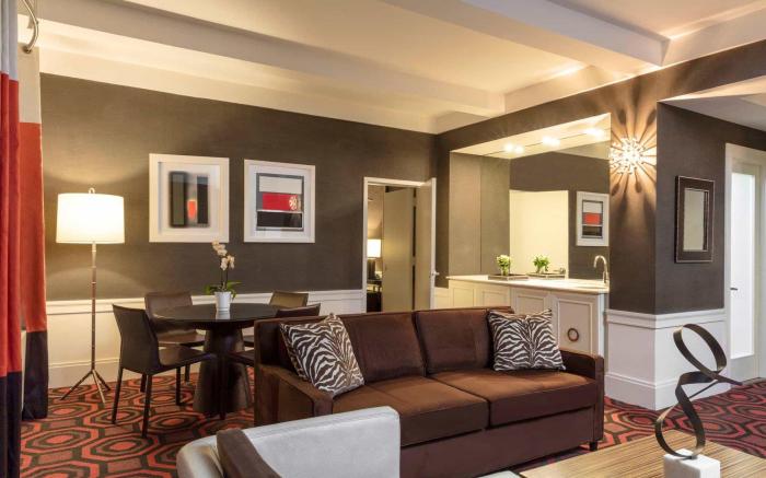 Empire Hotel