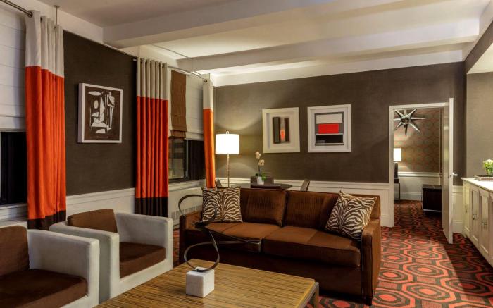 Empire Hotel