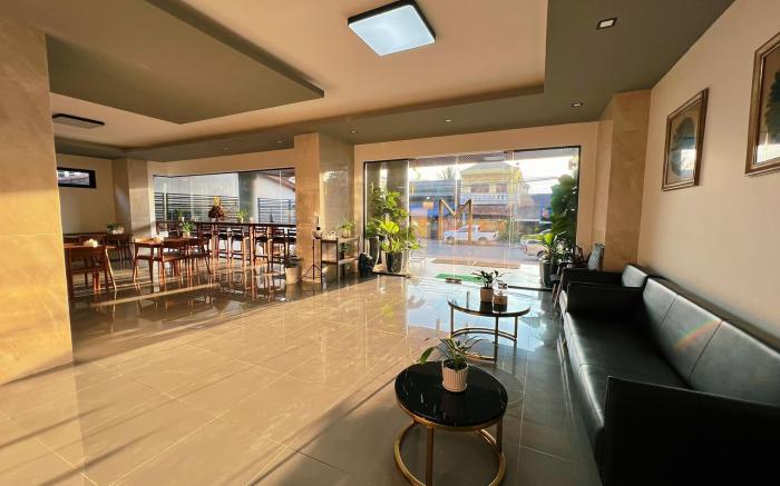 M&M  Hotel 