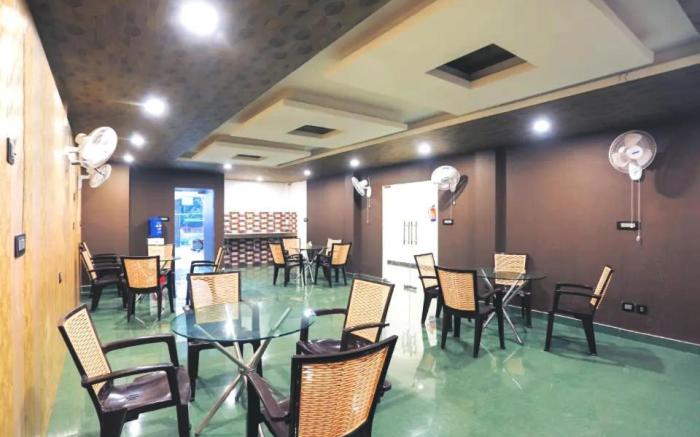 M K Hotel & Restaurant