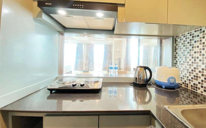 Modern Studio Room Tamansari La Grande By Travelio